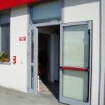 PORTA ALLUMINIO CON ANTIPANICO
